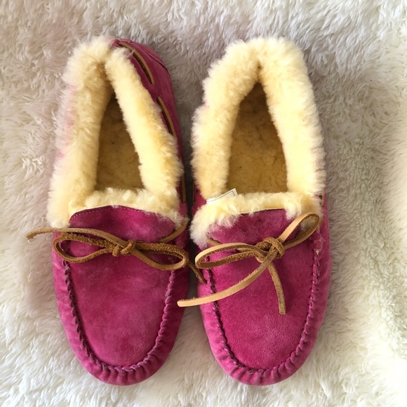 UGG Shoes - UGG Slipper Size 8